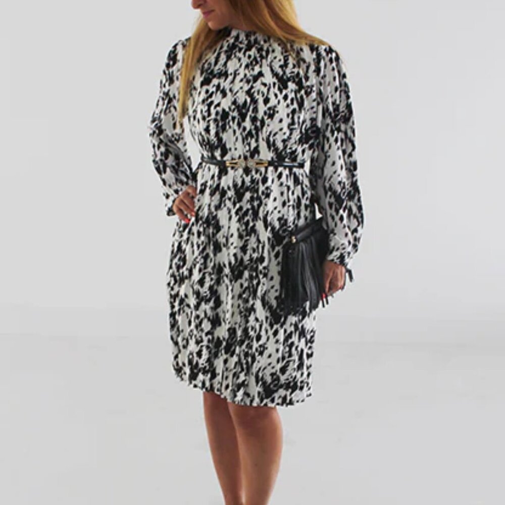 ELEGANT SOPHISTICATED BLACK AND WHITE HIGH NECK MIDI PLEATED DRESS